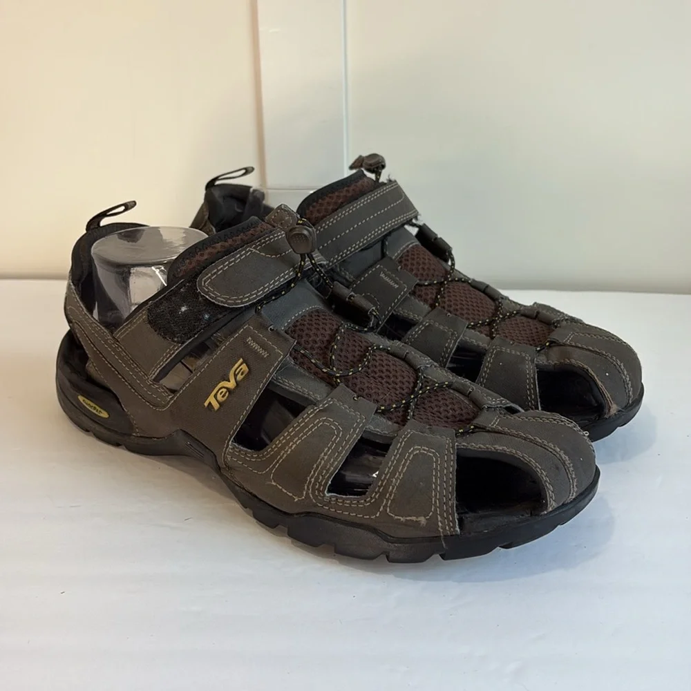 Teva Forebay Hiking Fisherman Sandals